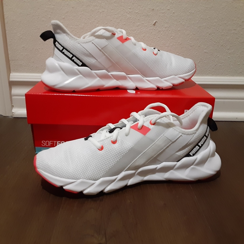 Puma - Picture 4 of 4